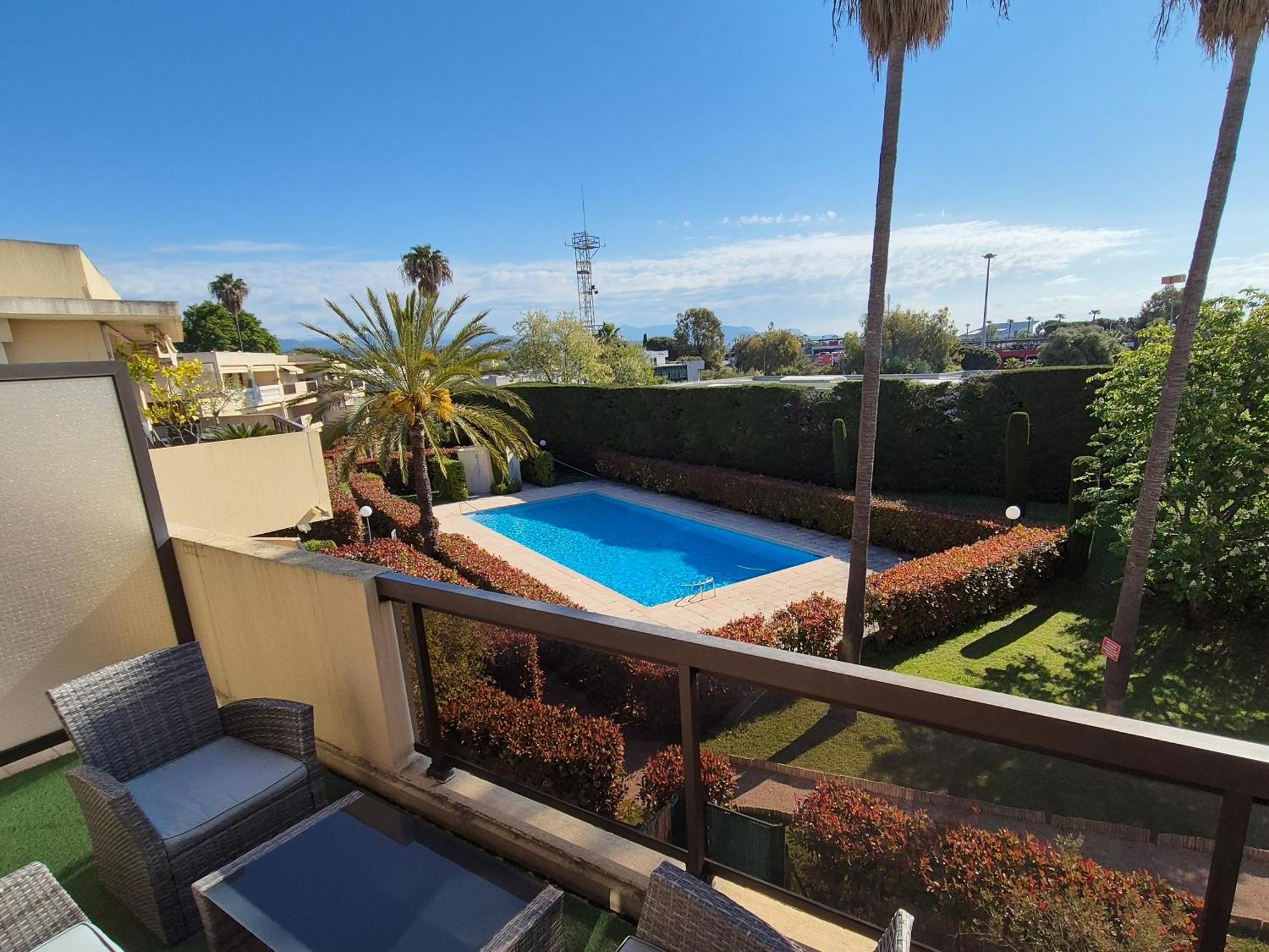Superbe T2 - 200m De La - Piscine - Parking